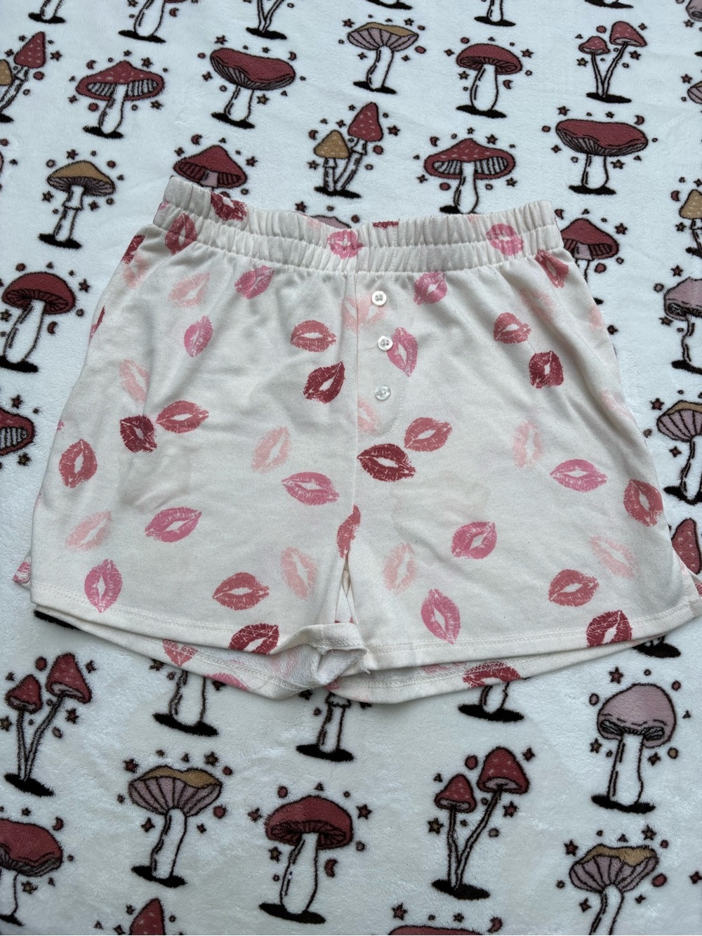 Grayson Threads Kiss Print Sleep Shorts Size XS Pink on Cream